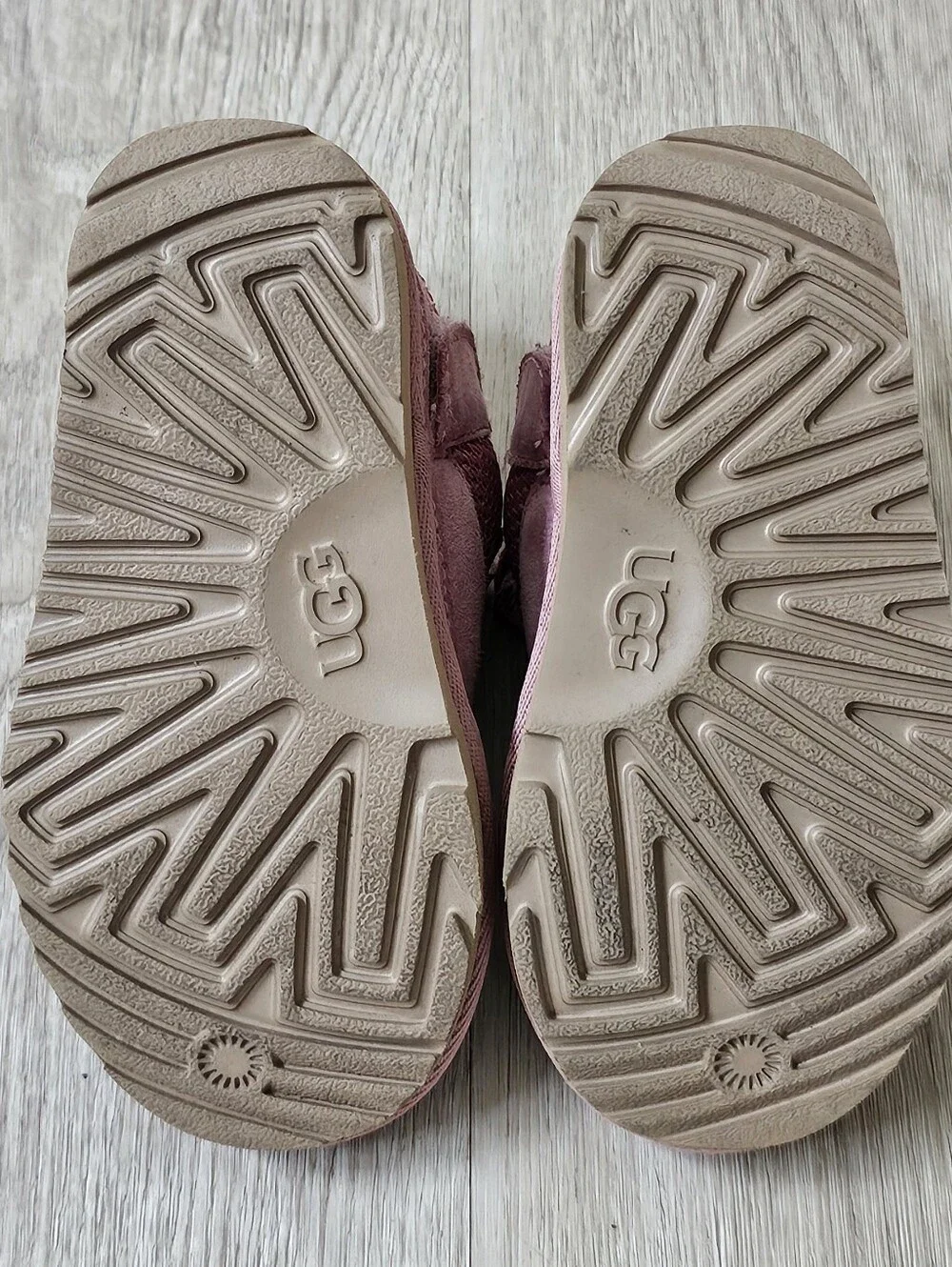 UGG T Lowmel Pink Dawn Toddler Girls Sneakers Size 8 US 7 UK 25 EU With Box